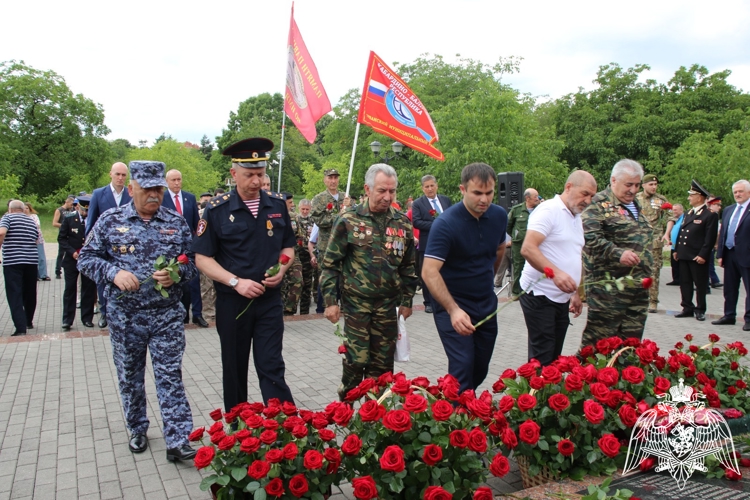 В Нальчике росгвардейцы приняли участие в памятном мероприятии, посвященном Дню ветеранов боевых действий