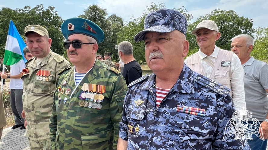 В Кабардино-Балкарии росгвардейцы приняли участие в митинге, посвященном 95-летию Воздушно-десантных войск РОссии