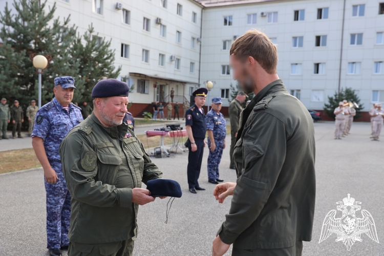 Сотрудники СОБР Северо-Кавказского ордена Жукова округа Росгвардии сдали зачеты на право ношения знака отличия полицейского спецназа