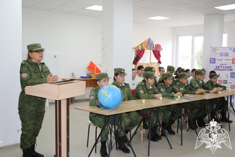 В Кабардино-Балкарии представители Росгвардии провели урок Мужества для кадетов подшефного класса 