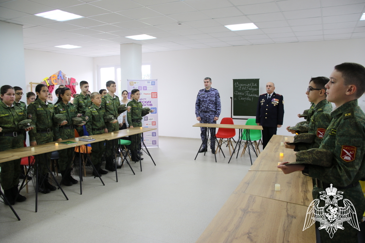 В Кабардино-Балкарии представители Росгвардии провели урок Мужества для кадетов подшефного класса 