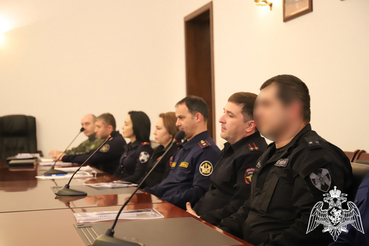 В Нальчике росгвардейцы приняли участие в межведомственном круглом столе