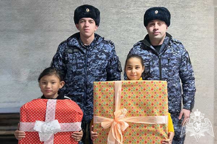 Всероссийскую акцию «Елка Желаний» поддержали росгвардейцы в Кабардино-Балкарии