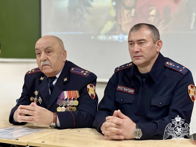Росгвардейцы провели урок мужества для студентов Кабардино-Балкарии