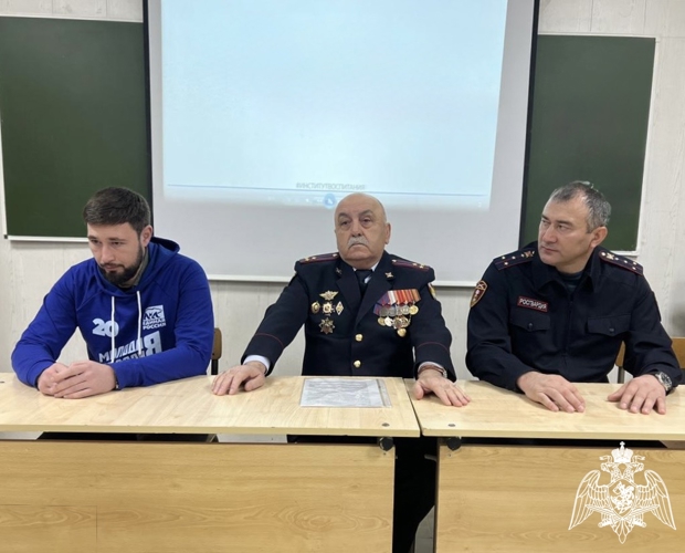 Росгвардейцы провели урок мужества для студентов Кабардино-Балкарии
