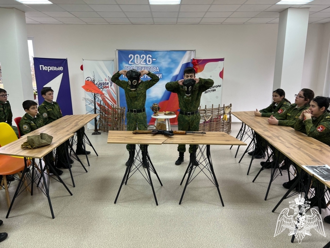 В Кабардино-Балкарии ветеран Росгвардии провел патриотическое мероприятие для учеников кадетского класса 