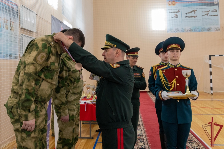 Определены победители и призеры чемпионата Росгвардии по бадминтону