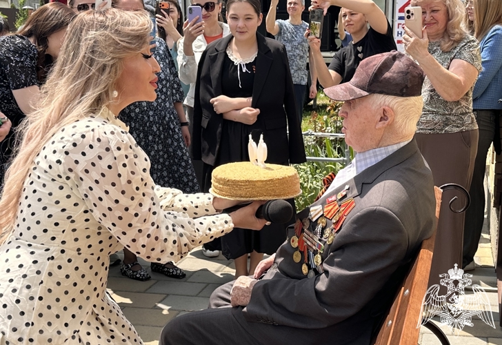 В Кабардино-Балкарии росгвардейцы поздравили ветерана Великой Отечественной войны с 99-летием