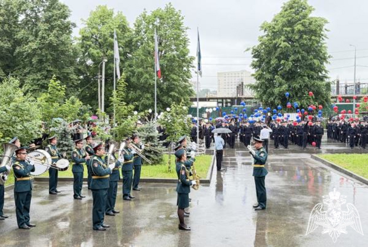 В Нальчике представители Росгвардии приняли участие в торжественной церемонии посвящения в кадеты 