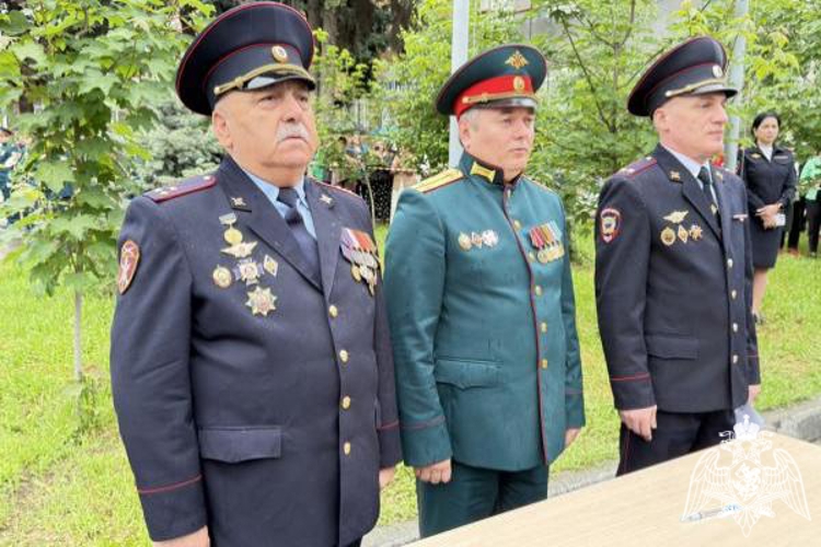 В Нальчике представители Росгвардии приняли участие в торжественной церемонии посвящения в кадеты 