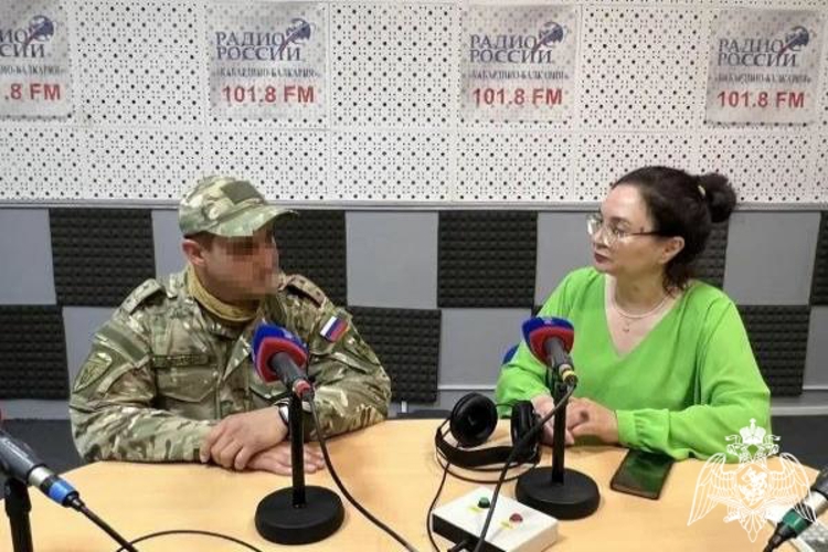 В Кабардино-Балкарии сотрудник Росгвардии выступил в эфире ведомственной радиорубрики 