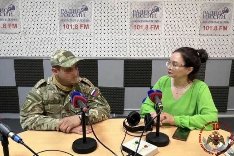 В Кабардино-Балкарии сотрудник Росгвардии выступил в эфире ведомственной радиорубрики 