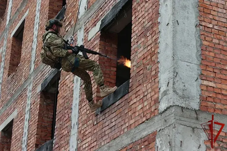 Испытания на право ношения геральдического знака ОМОН прошли на Северном Кавказе