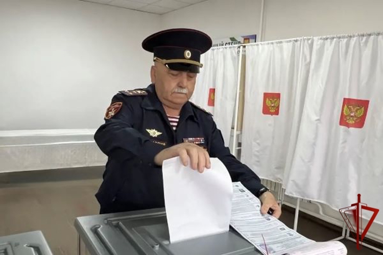 Руководитель ветеранской организации Управления Росгвардии по Кабардино-Балкарской Республике принял участие в голосовании на выборах