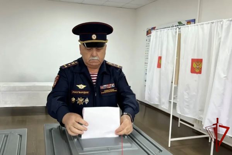 Руководитель ветеранской организации Управления Росгвардии по Кабардино-Балкарской Республике принял участие в голосовании на выборах