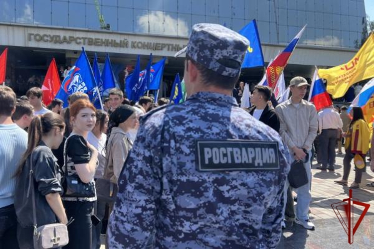 В День солидарности в борьбе с терроризмом сотрудники Росгвардии приняли участие в памятном митинге в Нальчике