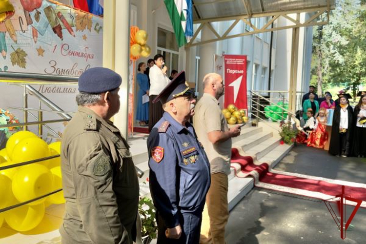 В Кабардино-Балкарии представители Росгвардии приняли участие в мероприятии, посвященном Дню знаний