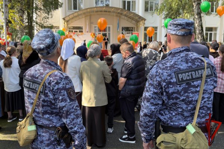 В День знаний росгвардейцы обеспечили безопасность праздничных линеек в Кабардино-Балкарии