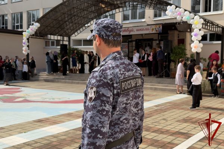 В День знаний росгвардейцы обеспечили безопасность праздничных линеек в Кабардино-Балкарии