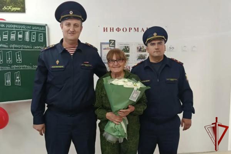 В Кабардино-Балкарии росгвардейцы поздравили педагогов с Днем учителя
